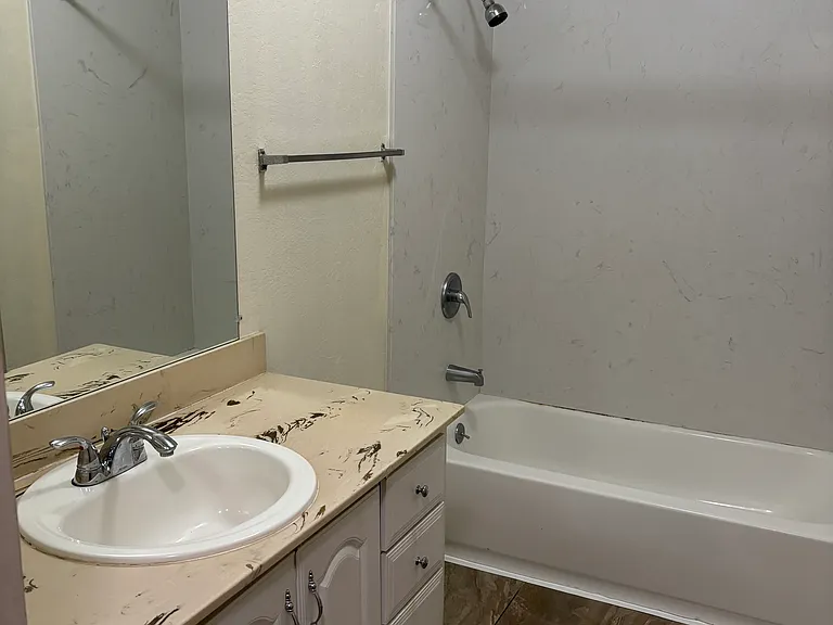 1441 Lewis St #7 — Photo 6
