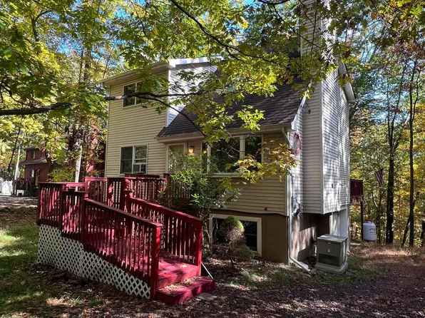 138 Rim Rd, East Stroudsburg, PA 18302
