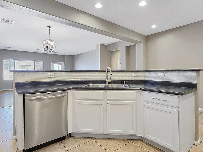 9912 W Marguerite Ave — Photo 12
