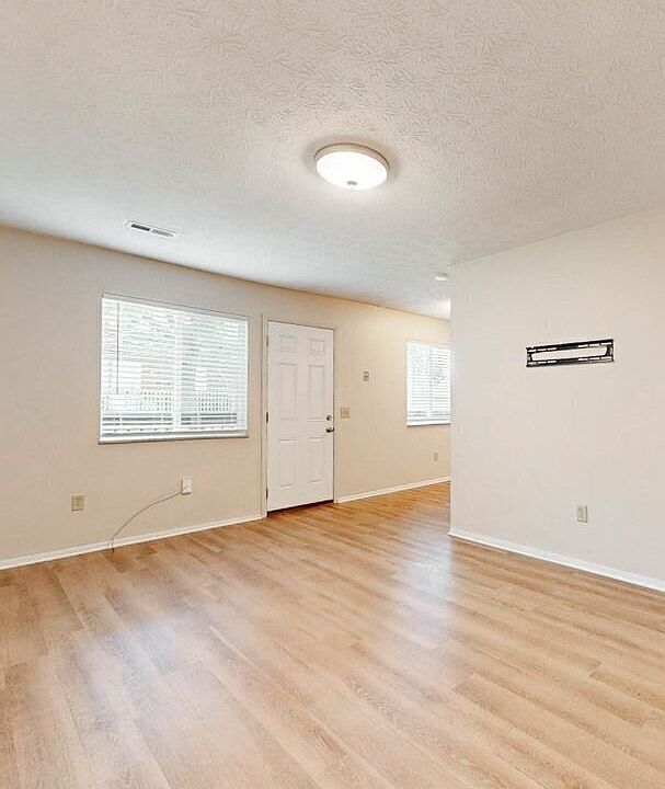 1st image of 886 S Spring Rd