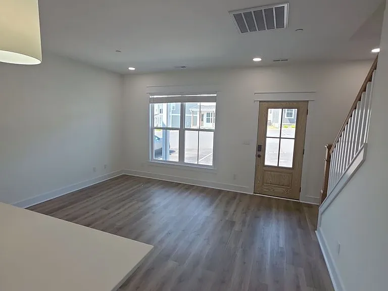 1334 Belfair St — Photo 3