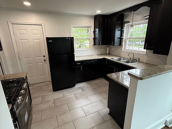 5th image of 3507 Rogers St