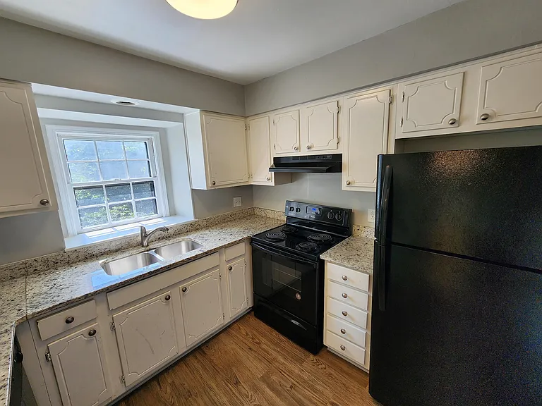 67 Montre Sq NW #1 — Photo 2
