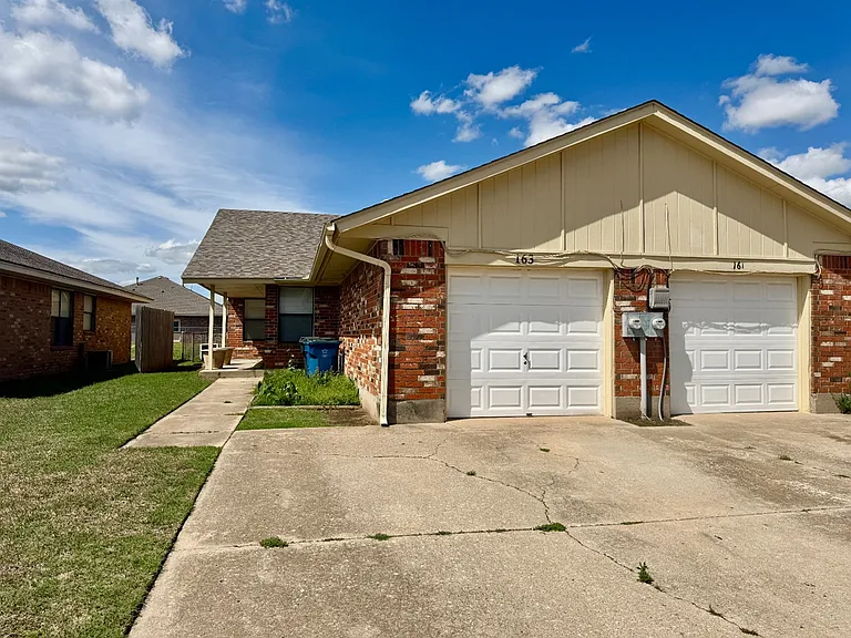 163 Barrett Pl — Photo 1