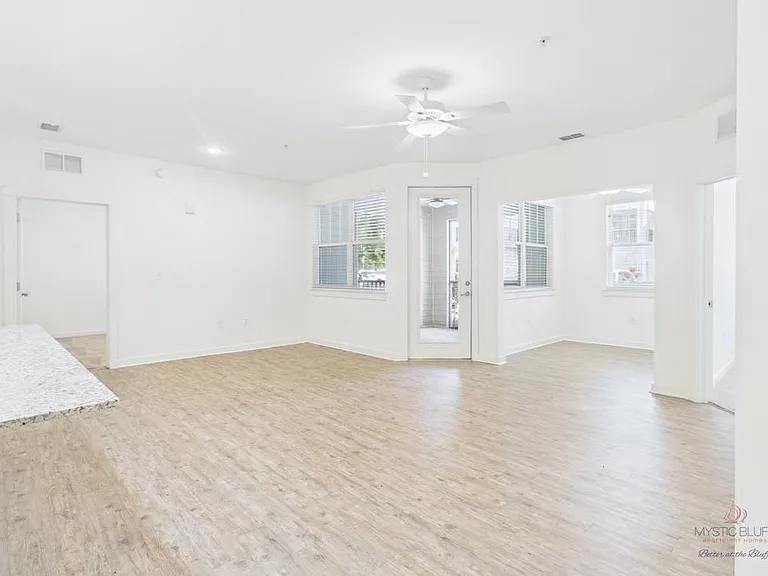 305 Mohegan Ave #8101 — Photo 15