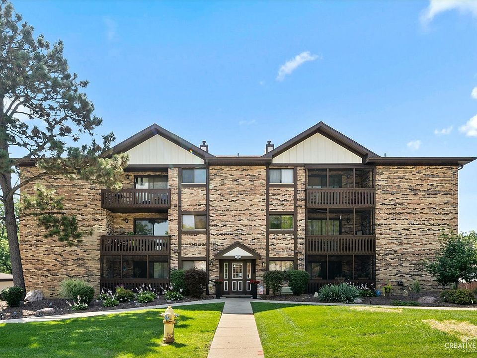 1st image of 5965 Lakeside Pl APT 302