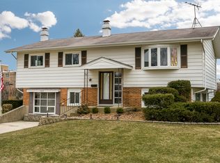 1405 Jefferson Rd, Hoffman Estates, IL 60169