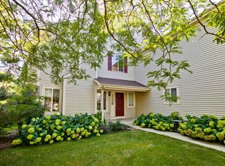 580 Windsor Dr, Fox Lake, IL 60020