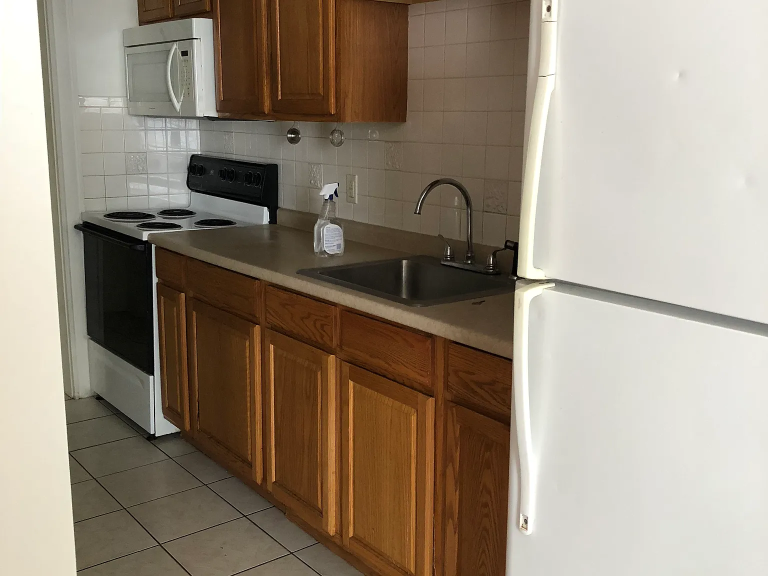 2 bed, 650 sqft, $1,300 — Photo 3