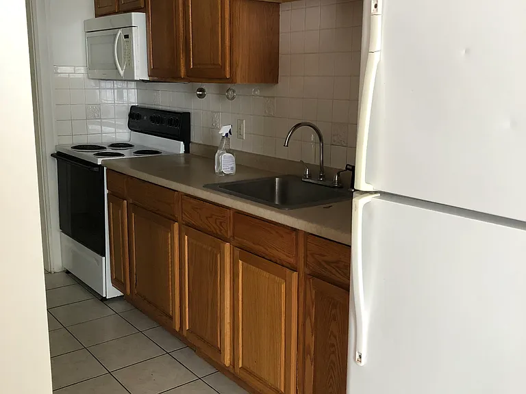 815 Bowe St #A — Photo 3