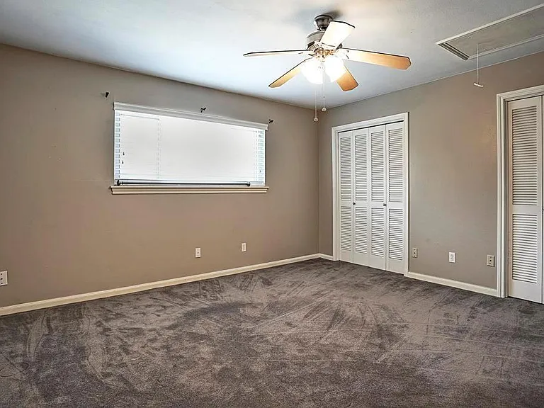 1807 Saxony Ln — Photo 7