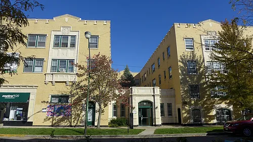 Lamon Courts Apartments Photo 1