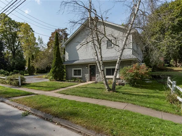 31 Anthony St, Alexandria Bay, NY 13607