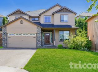 573 E 13th Pl, Lafayette, OR 97127