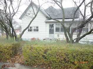 5 S Richman St, Villa Grove, IL 61956