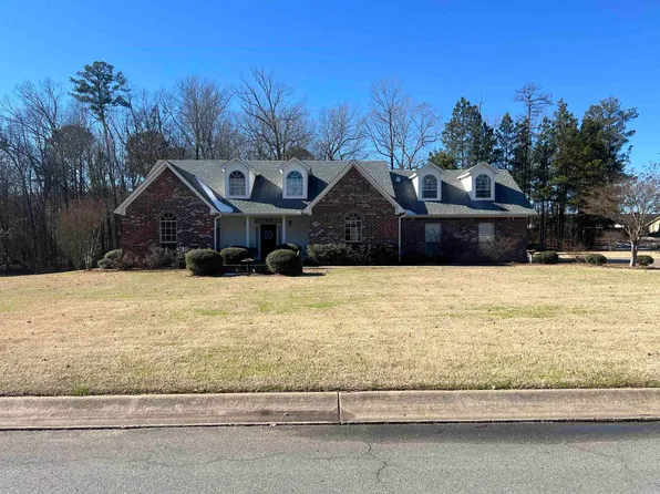 312 Terry Pond Cv, White Hall, AR 71602