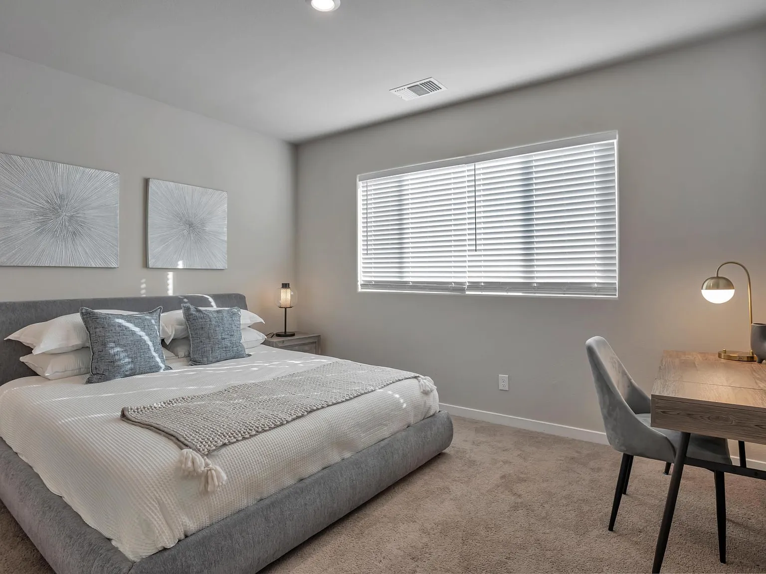 3 bed, 2.5 bath, 1784 sqft, $5,000 — Photo 4
