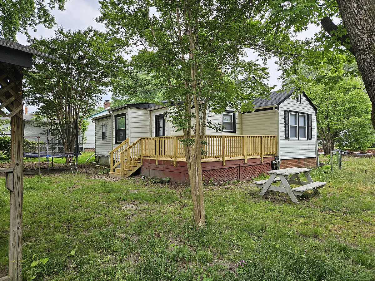 Building Photo - 500 Montvale Ave