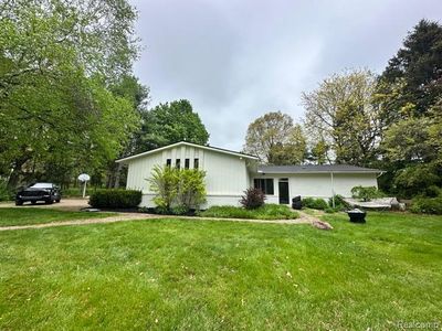 11221 Meadowood Dr, Brighton, MI, 48114