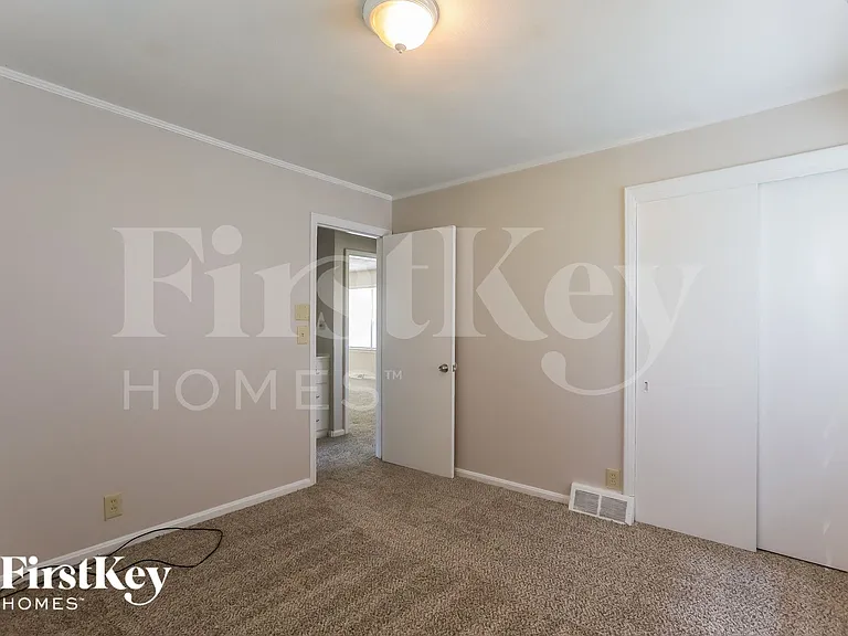 8405 E 47th St — Photo 10