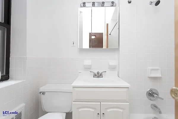 Rented by LC Lemle Real Estate Group | media 21