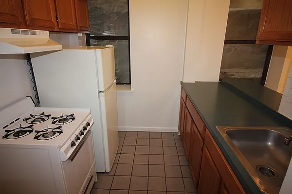 Rented by J Misrahi Realty Corp | media 7