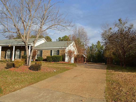 3rd image of 1330 Montrose Dr