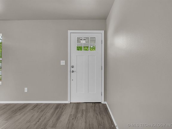 3rd image of 914 W Bryan Ave