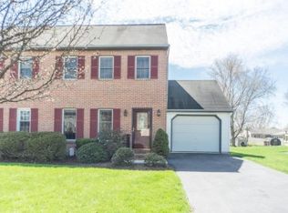 428 Deerfield Dr, Mount Joy, PA 17552
