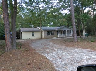 549 Lakeside Dr, Defuniak Springs, FL 32435