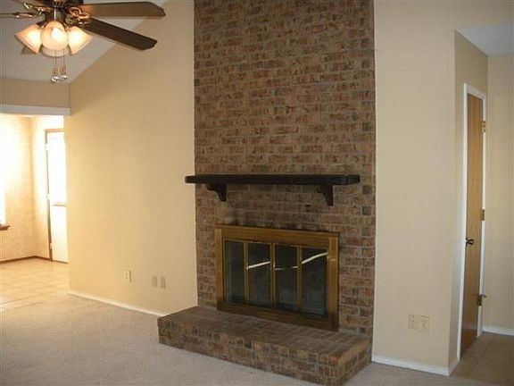 4th image of 2714 Capistrano Ct S
