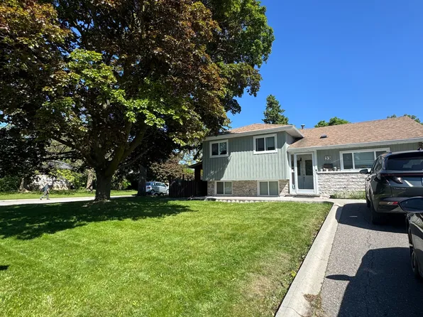 33 Flowertown Ave, Brampton, ON L6X 2K4