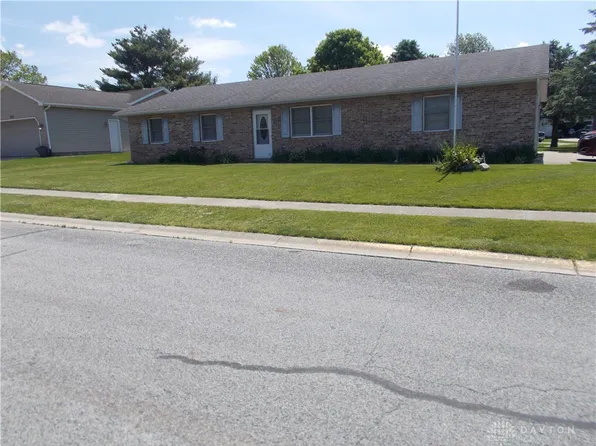 317 Seneca Dr, Pleasant Hill, OH 45359
