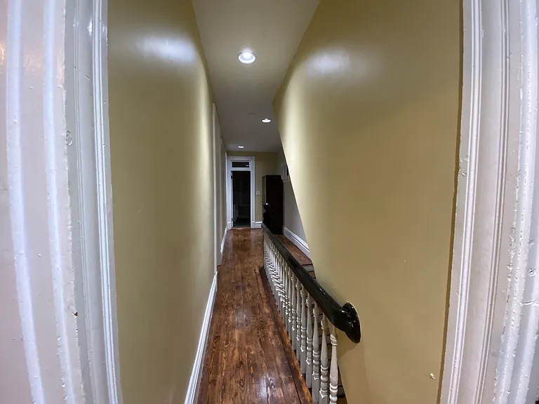 223 Lehigh Ave — Photo 11