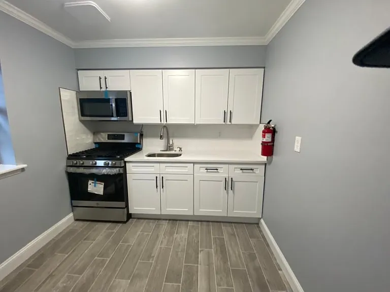 640 Franklin Ave #2M — Photo 4