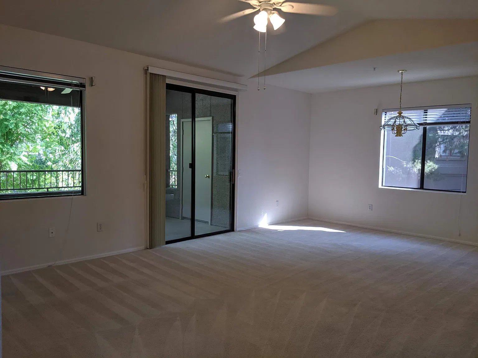 2 bed, 1302 sqft, $2,250 — Photo 2