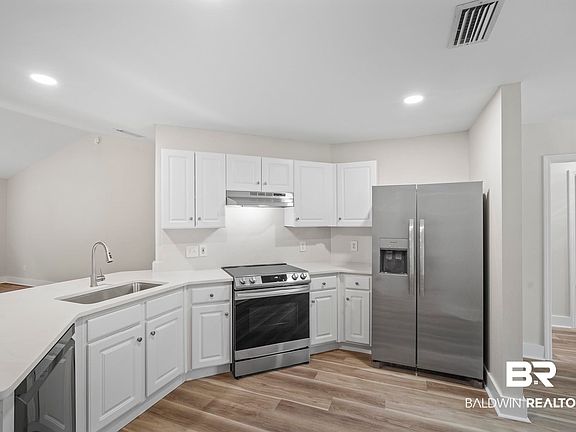 4th image of 11648 Balsam Ct