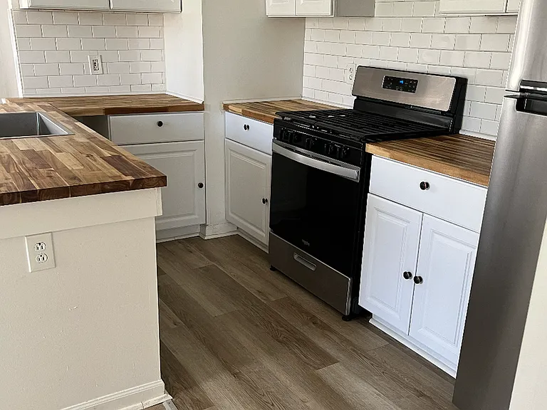 1608 Sweet Home Rd — Photo 9
