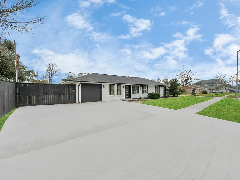 Woodcrest Dr — Photo 41