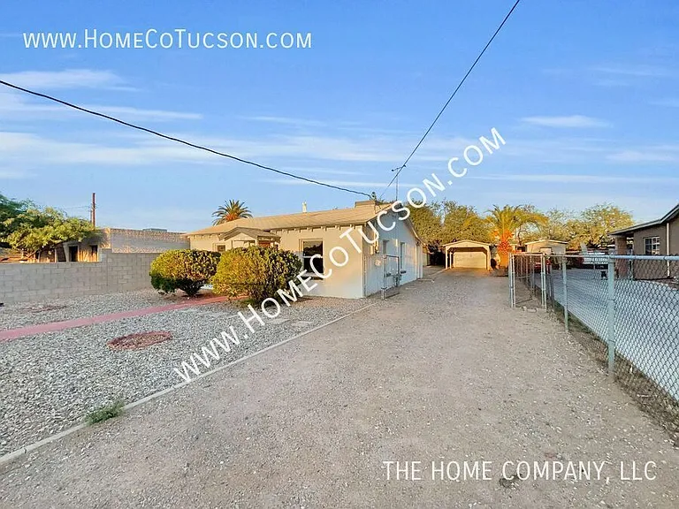 3625 S Lundy Ave — Photo 2