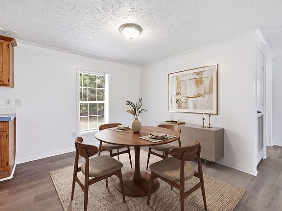 4th image of 111 Clubview Pl