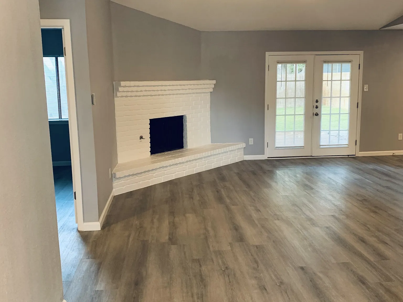 3 bed, 1300 sqft, $2,200 — Photo 4