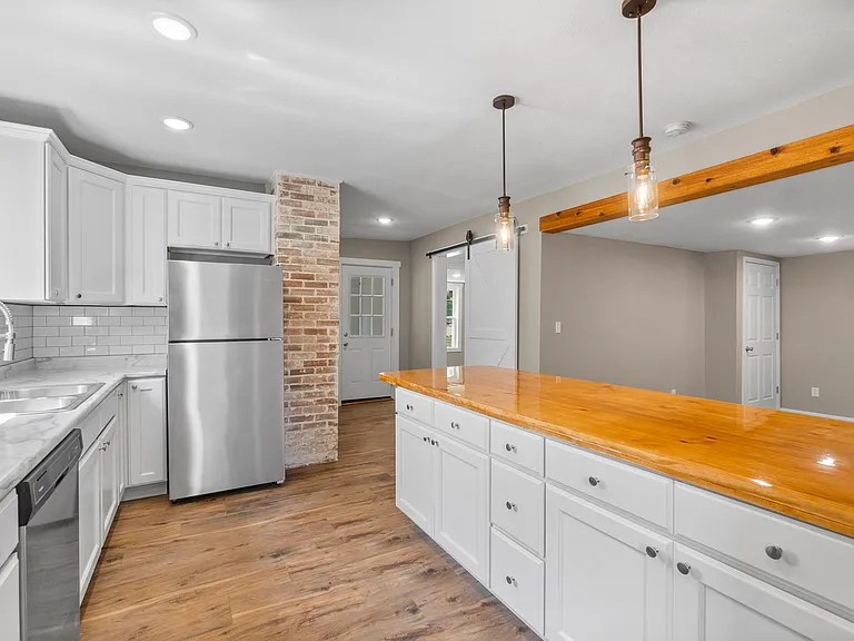 1520 New Madrid St — Photo 9