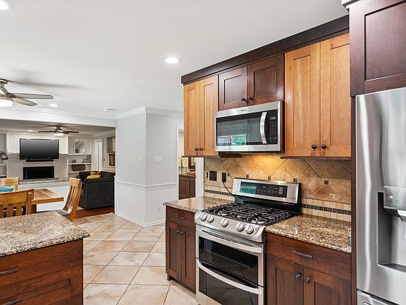 5th image of 8833 Bonnybridge Dr
