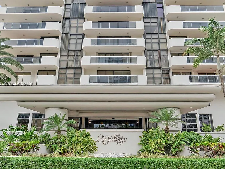 5757 Collins Ave #702 — Photo 3