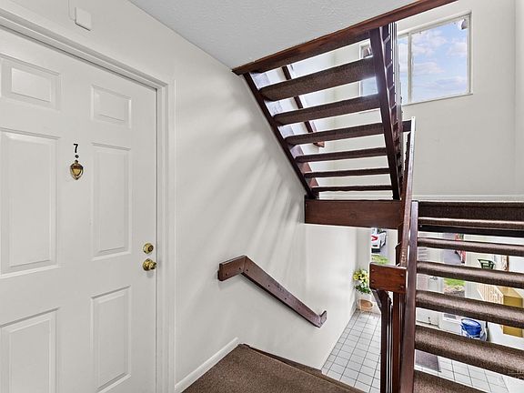 3rd image of 5984 Meadowcreek Dr #7