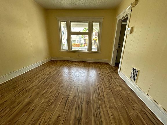 5th image of 77 Domedion Ave