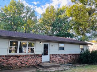 664 W Plumb St, Aurora, MO 65605