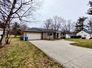 1468 Steese Rd, Uniontown, OH 44685