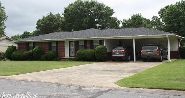 1st image of 12 Lynwood Dr